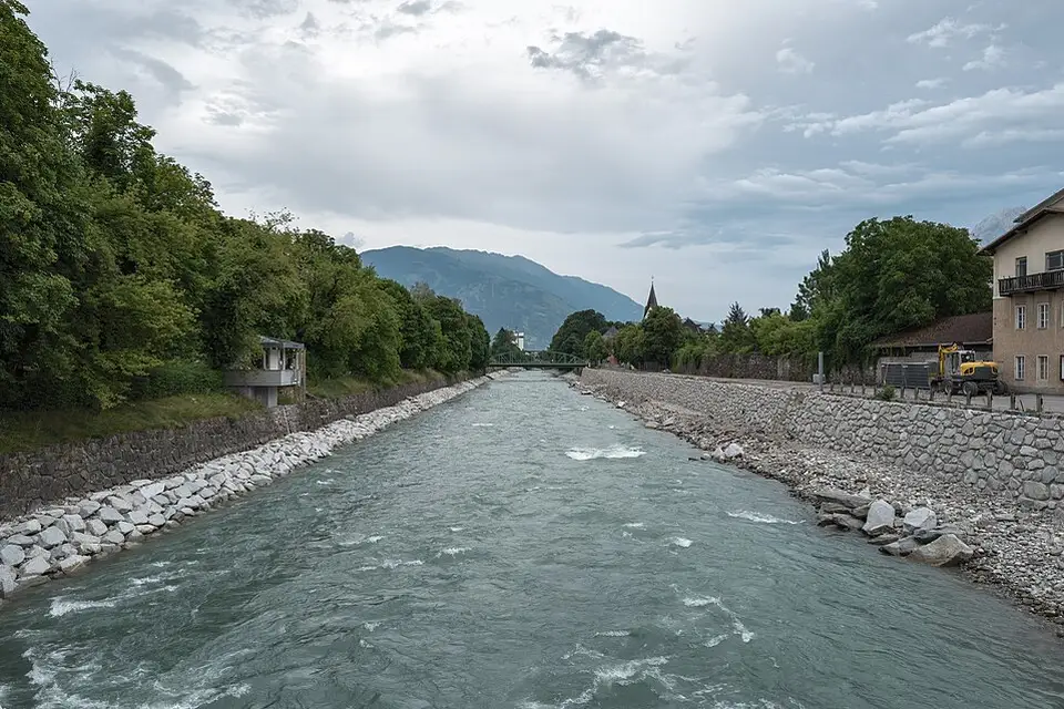Authentischer Reisemoment in Tirol – passend zu Busreise Tirol für Alleinreisende – Route & Leistungen