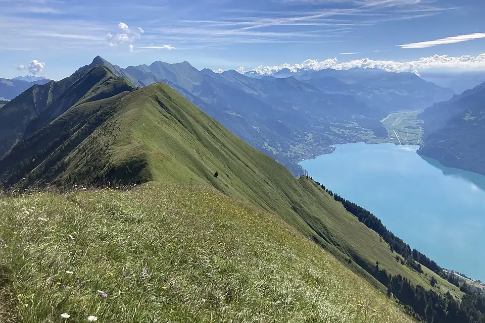 Landschaft und Sehenswürdigkeiten in Berner Oberland für Busreise Berner Oberland – Reisecheck