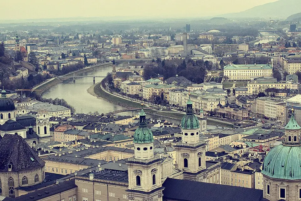 Authentischer Reisemoment in Salzburg – passend zu Busreise Salzburg mit Haustürabholung – Route & Leistungen