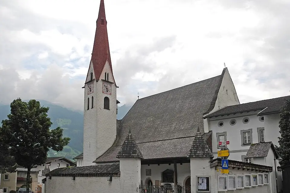 Stimmungsvolle Reiseansicht aus Zillertal für Busreise Zillertal im Herbst – Dauer & Komfort
