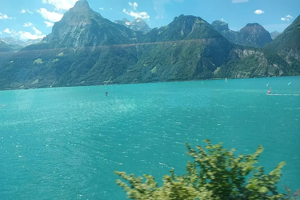 Authentischer Reisemoment in Vierwaldstättersee – passend zu Adventsreise Vierwaldstättersee mit dem Bus – Dauer & Komfort