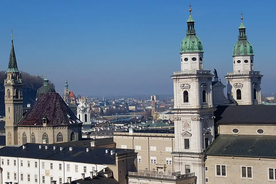 Authentischer Reisemoment in Salzburg – passend zu Busreise Salzburg in kleiner Gruppe – Dauer & Komfort