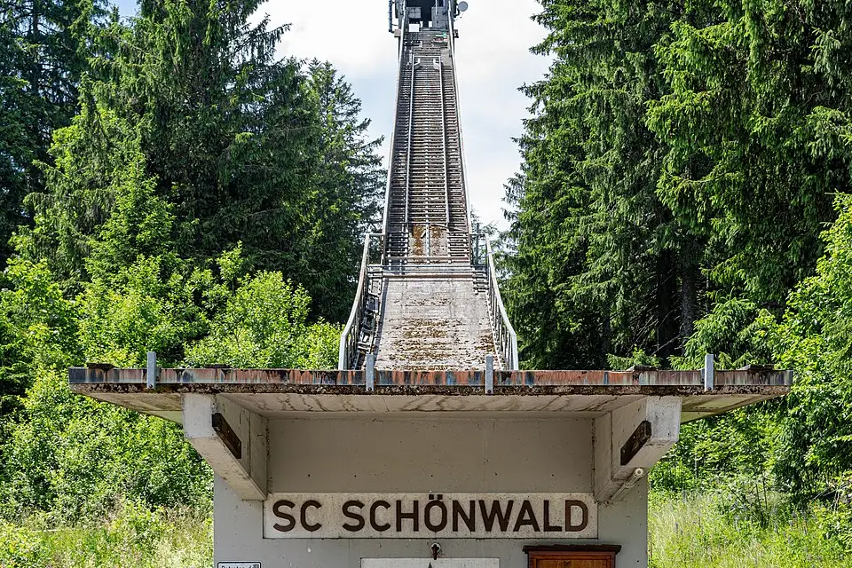 Stimmungsvolle Reiseansicht aus Schwarzwald für Premium Busreise Schwarzwald – ehrlich eingeordnet
