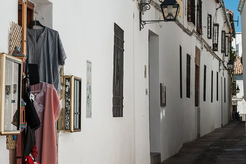 Stimmungsvolle Reiseansicht aus Andalusien für Kulturreise Andalusien mit dem Bus – Tipps zur Auswahl