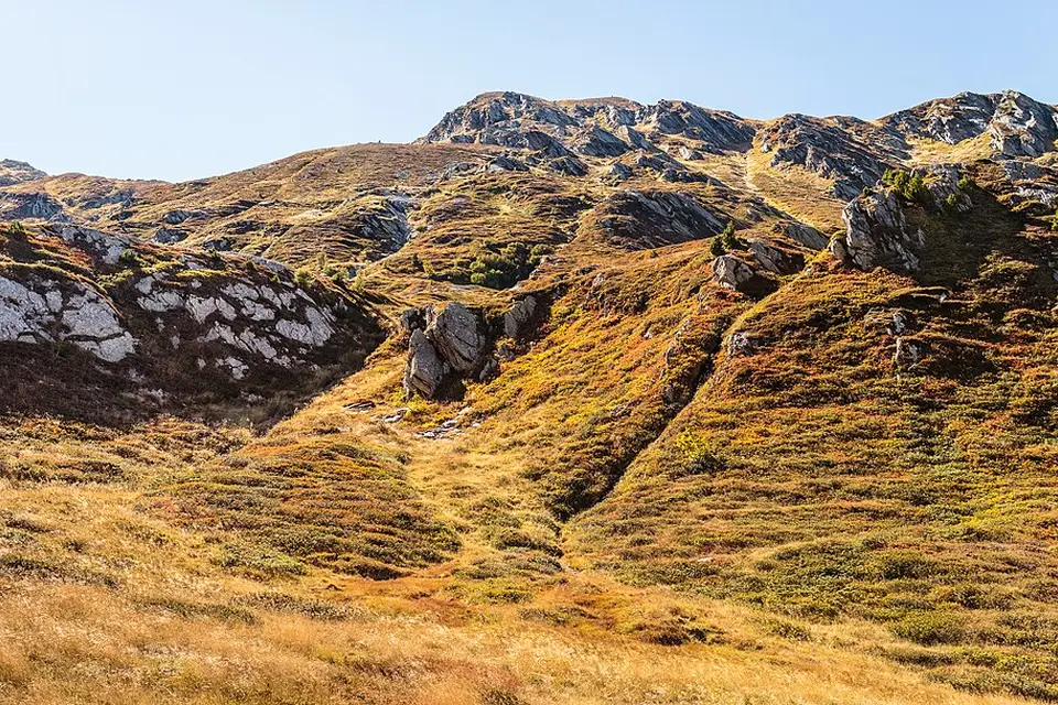 Authentischer Reisemoment in Tessin – passend zu Busreise Tessin im Herbst – Reisecheck