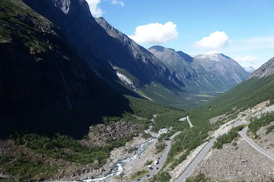 Landschaft und Sehenswürdigkeiten in Norwegische Fjorde für Premium Busreise Norwegische Fjorde – ehrlich eingeordnet