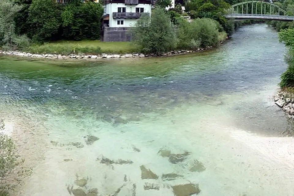 Stimmungsvolle Reiseansicht aus Salzkammergut für Vereinsreise Salzkammergut mit dem Bus – ehrlich eingeordnet