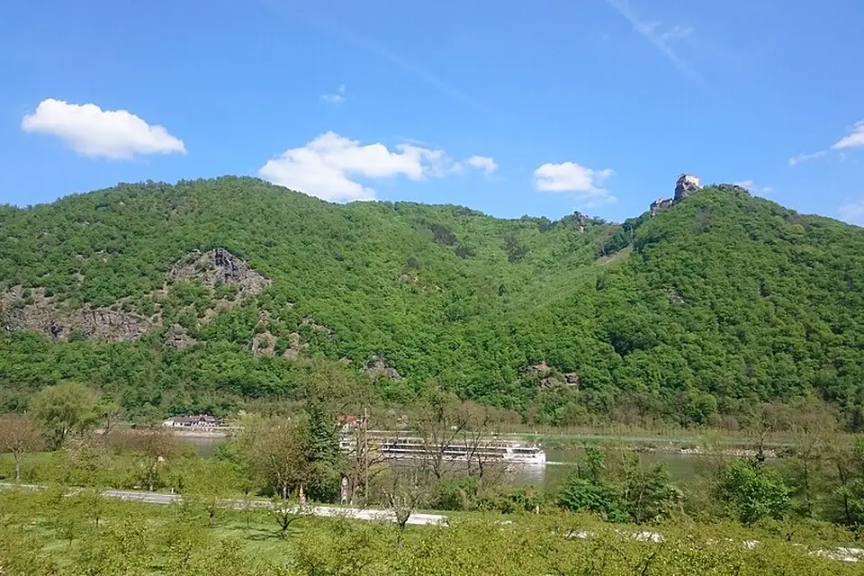 Authentischer Reisemoment in Wachau – passend zu Busreise Wachau mit Panoramabahn – Reisecheck