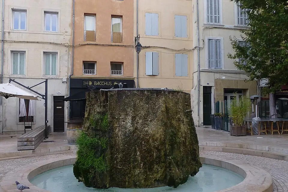 Landschaft und Sehenswürdigkeiten in Provence für Busreise Provence ab Frankfurt – Reisecheck
