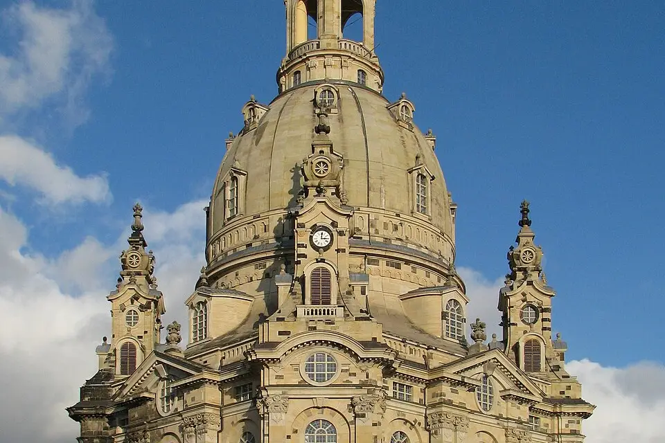 Authentischer Reisemoment in Dresden – passend zu Wellnessreise Dresden mit dem Bus – Reiseguide