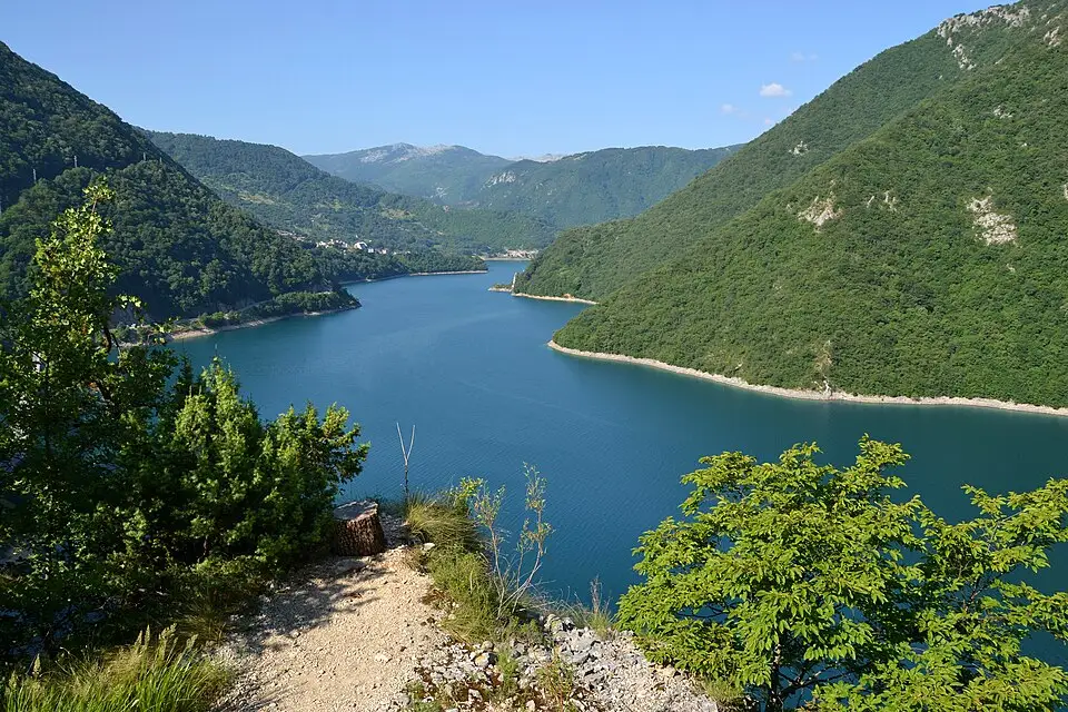 Landschaft und Sehenswürdigkeiten in Montenegro für Busreise Montenegro mit Reiseleitung – Route & Leistungen