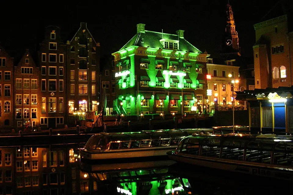 Authentischer Reisemoment in Amsterdam – passend zu Busreise Amsterdam ab Hamburg – ehrlich eingeordnet