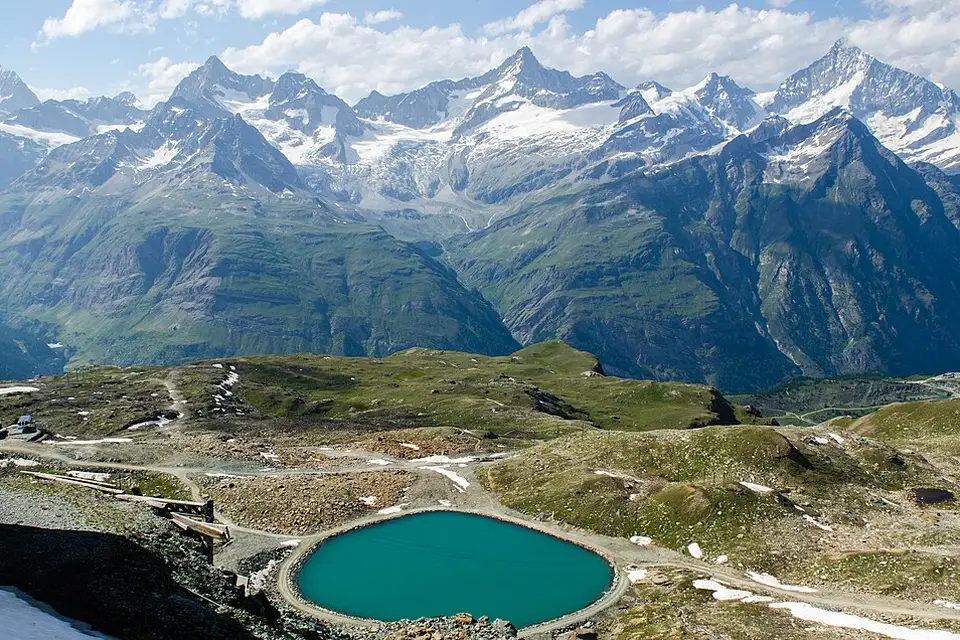 Authentischer Reisemoment in Wallis – passend zu Busreise Wallis mit 4-Sterne-Hotel – Dauer & Komfort