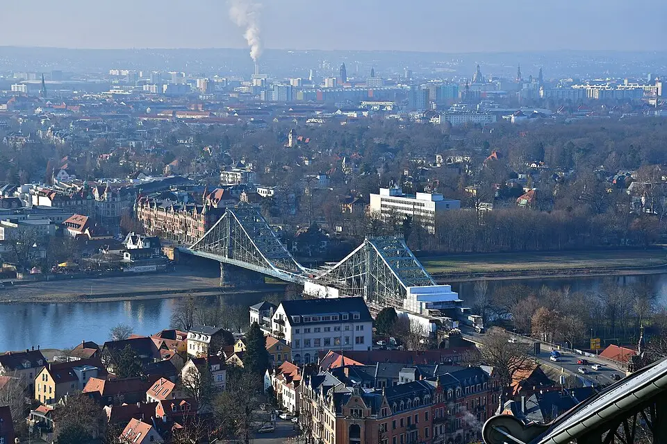 Landschaft und Sehenswürdigkeiten in Dresden für Busreise Dresden Angebote vergleichen – Dauer & Komfort