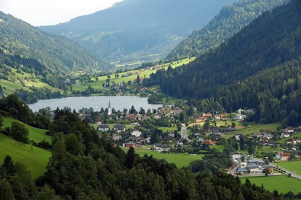 Authentischer Reisemoment in Kärnten – passend zu Busreise Kärnten mit wenig Gehstrecke – Reiseguide