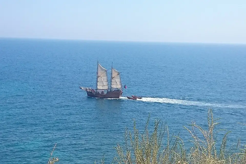 Stimmungsvolle Reiseansicht aus Algarve für Singlereise Algarve mit dem Bus – ehrlich eingeordnet