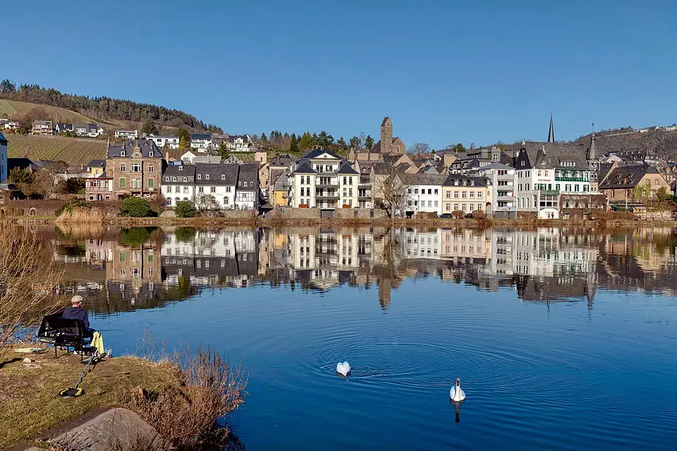 Authentischer Reisemoment in Mosel – passend zu Silvesterreise Mosel mit dem Bus – Reisecheck