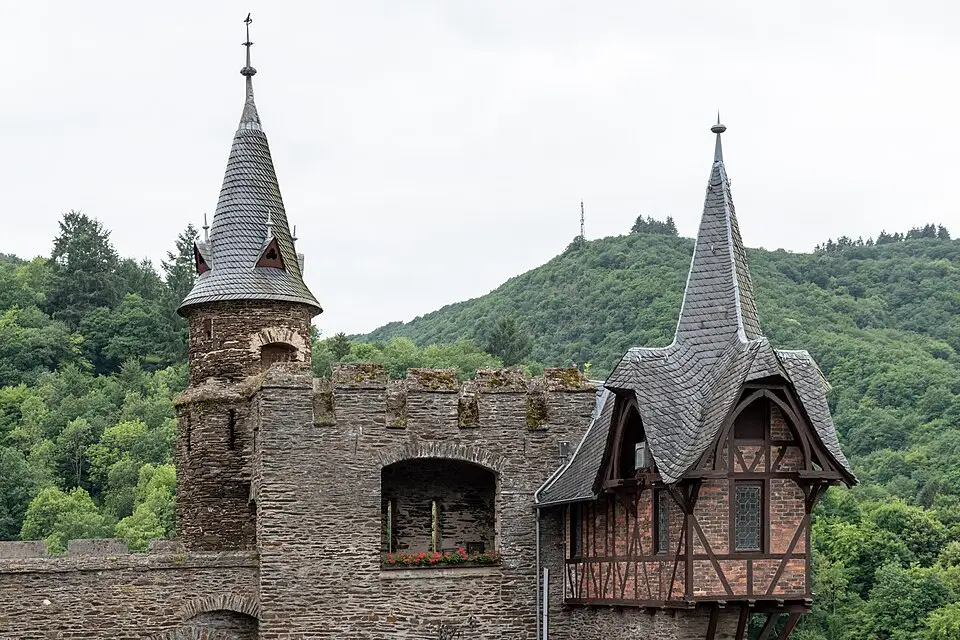 Landschaft und Sehenswürdigkeiten in Mosel für Busreise Mosel im Frühling – Reiseguide
