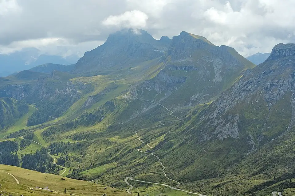 Landschaft und Sehenswürdigkeiten in Südtirol für Busreise Südtirol im Herbst – Route & Leistungen