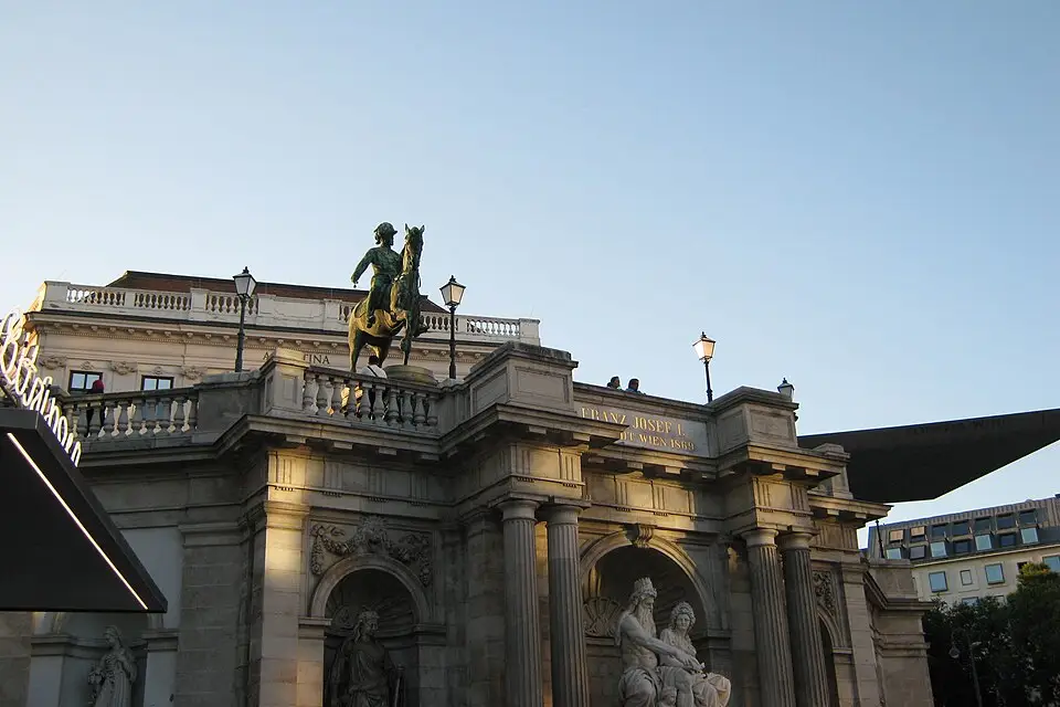 Landschaft und Sehenswürdigkeiten in Wien für Panoramareise Wien mit dem Bus – Tipps zur Auswahl