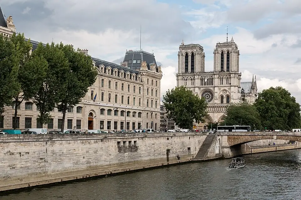 Landschaft und Sehenswürdigkeiten in Paris für Erlebnisreise Paris mit dem Bus – Dauer & Komfort