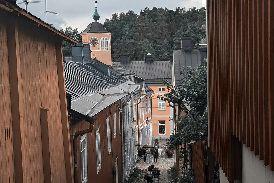 Stimmungsvolle Reiseansicht aus Finnland für Kulturreise Finnland mit dem Bus – Tipps zur Auswahl