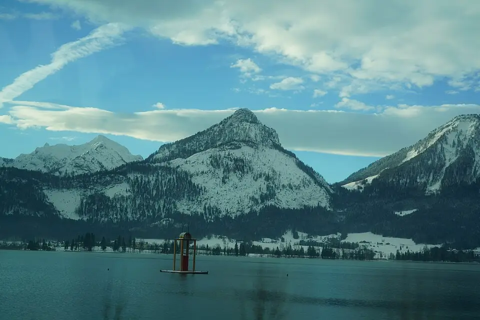 Stimmungsvolle Reiseansicht aus Salzkammergut für Busreise Salzkammergut in kleiner Gruppe – Tipps zur Auswahl