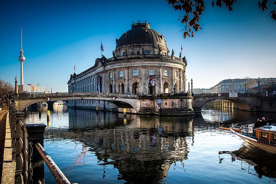Stimmungsvolle Reiseansicht aus Berlin für Busreise Berlin für Familien – Route & Leistungen