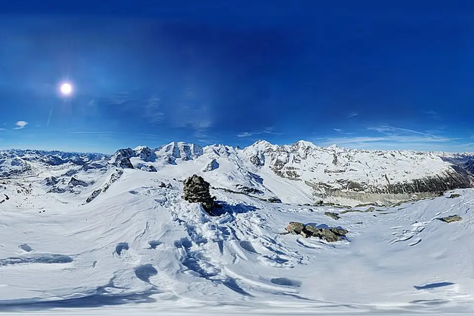 Landschaft und Sehenswürdigkeiten in Engadin für Busreise Engadin ohne Nachtfahrt – Route & Leistungen
