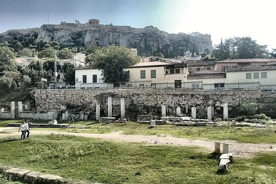 Stimmungsvolle Reiseansicht aus Athen für Busreise Athen im Winter – Reisecheck