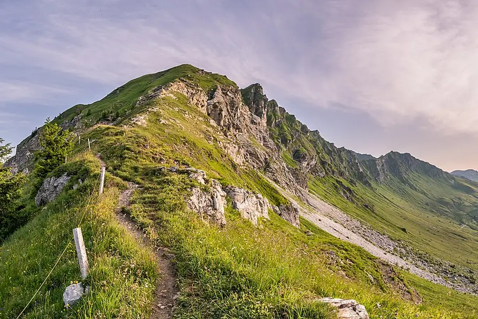 Landschaft und Sehenswürdigkeiten in Wallis für Panoramareise Wallis mit dem Bus – Tipps zur Auswahl