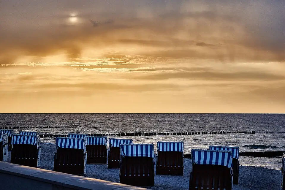 Stimmungsvolle Reiseansicht aus Ostsee für Vereinsreise Ostsee mit dem Bus – Tipps zur Auswahl