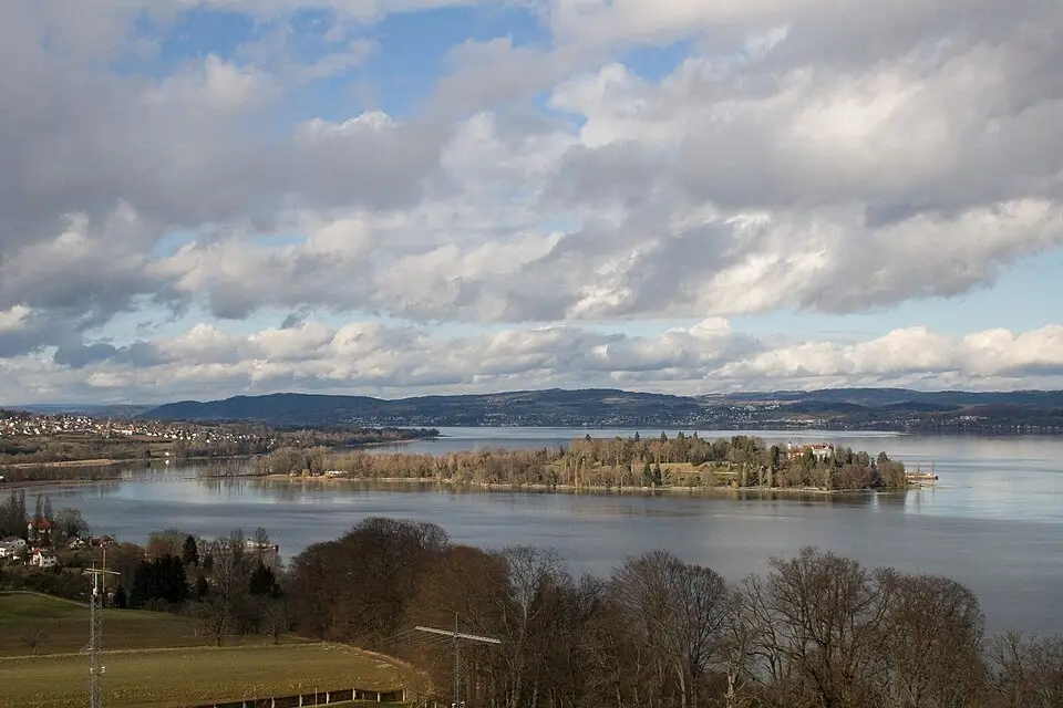 Stimmungsvolle Reiseansicht aus Bodensee für Busreise Bodensee mit viel Freizeit – ehrlich eingeordnet
