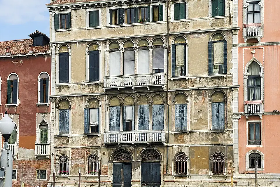Landschaft und Sehenswürdigkeiten in Venedig für Busreise Venedig ab Frankfurt – Route & Leistungen