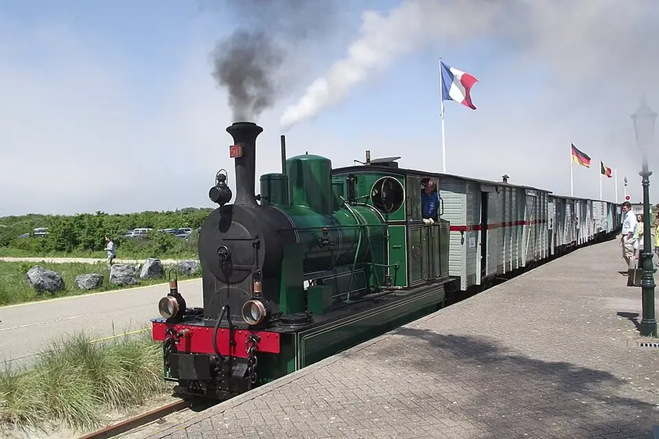 Stimmungsvolle Reiseansicht aus Zeeland für Busreise Zeeland mit viel Freizeit – ehrlich eingeordnet