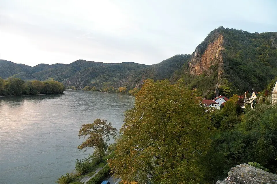 Landschaft und Sehenswürdigkeiten in Wachau für Busreise Wachau ab Frankfurt – ehrlich eingeordnet