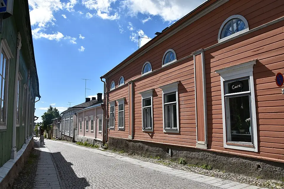 Stimmungsvolle Reiseansicht aus Finnland für Günstige Busreise Finnland – ehrlich eingeordnet