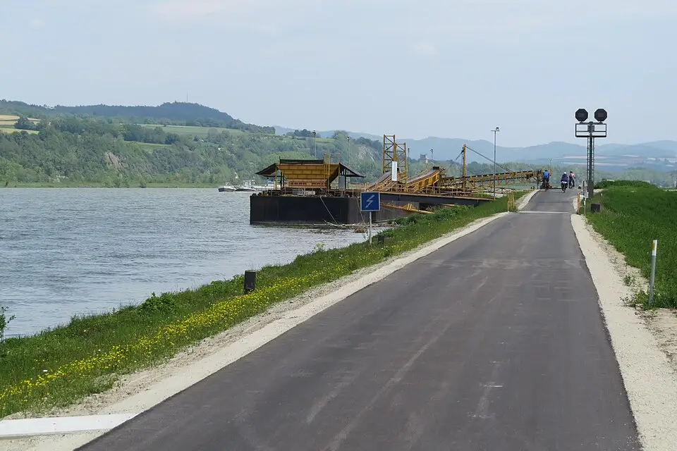Authentischer Reisemoment in Wachau – passend zu Busreise Wachau im Sommer – Route & Leistungen