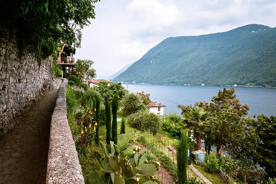Landschaft und Sehenswürdigkeiten in Tessin für Busreise Tessin ab NRW – Reiseguide