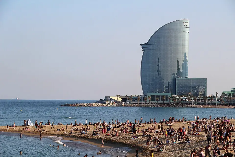 Landschaft und Sehenswürdigkeiten in Barcelona für Busreise Barcelona Angebote vergleichen – Dauer & Komfort