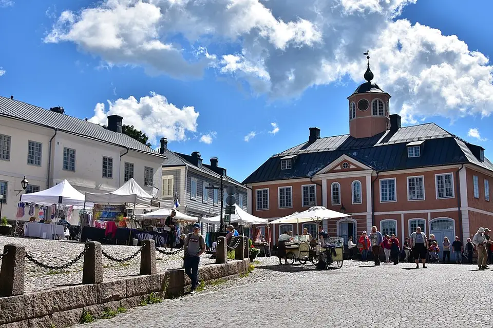 Stimmungsvolle Reiseansicht aus Finnland für Busreise Finnland mit Halbpension – Tipps zur Auswahl