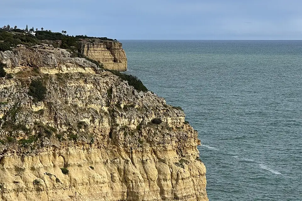 Landschaft und Sehenswürdigkeiten in Algarve für Busreise Algarve mit Rollator – Reiseguide