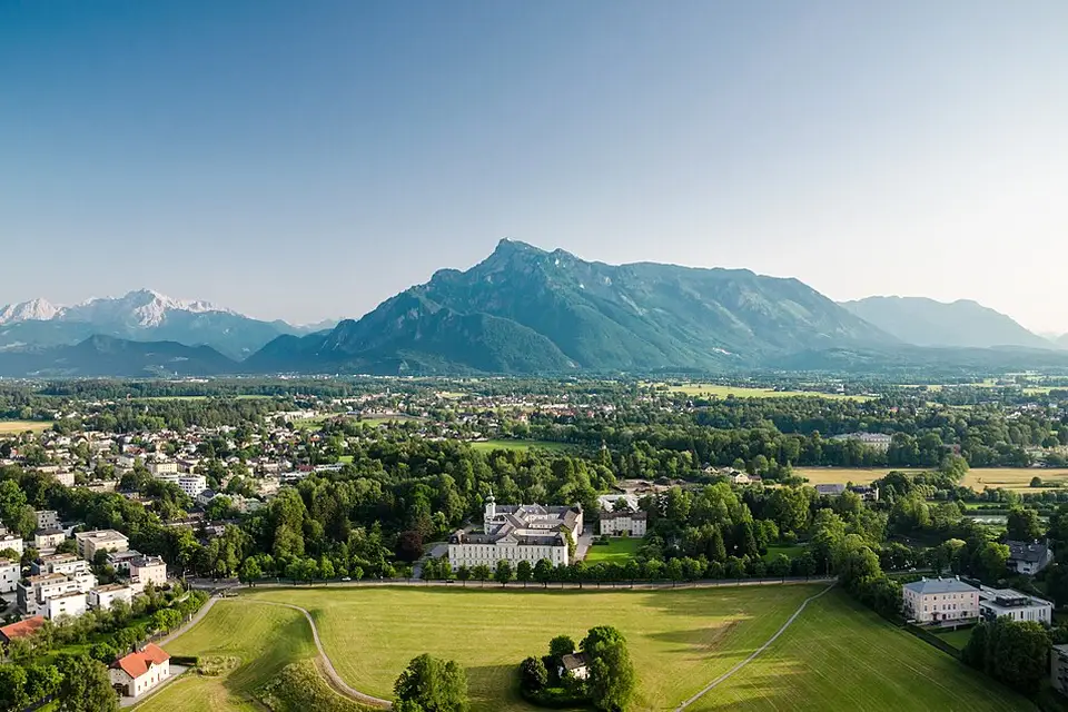 Stimmungsvolle Reiseansicht aus Salzburg für Busreise Salzburg mit wenig Gehstrecke – Route & Leistungen