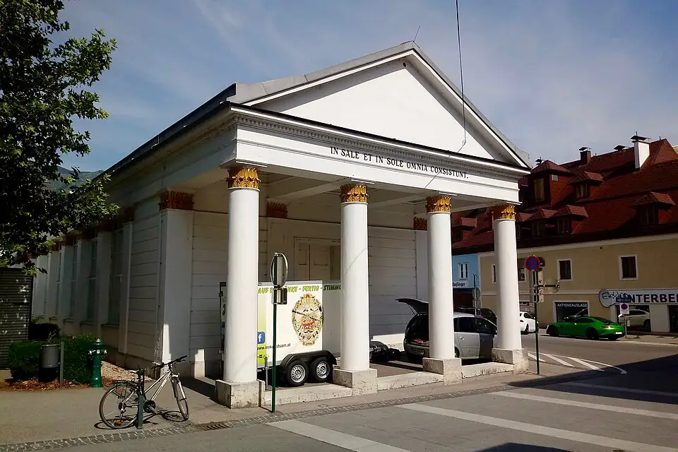 Stimmungsvolle Reiseansicht aus Salzkammergut für Busreise Salzkammergut im Sommer – Route & Leistungen