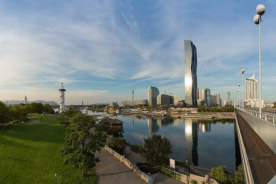 Authentischer Reisemoment in Wien – passend zu Busreise Wien ab Hamburg – Dauer & Komfort