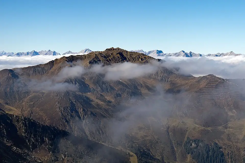 Authentischer Reisemoment in Tirol – passend zu Busreise Tirol im Winter – Reiseguide
