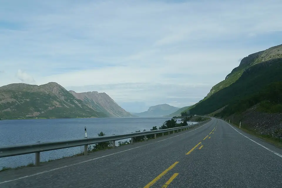 Landschaft und Sehenswürdigkeiten in Nordkap für Panoramareise Nordkap mit dem Bus – ehrlich eingeordnet
