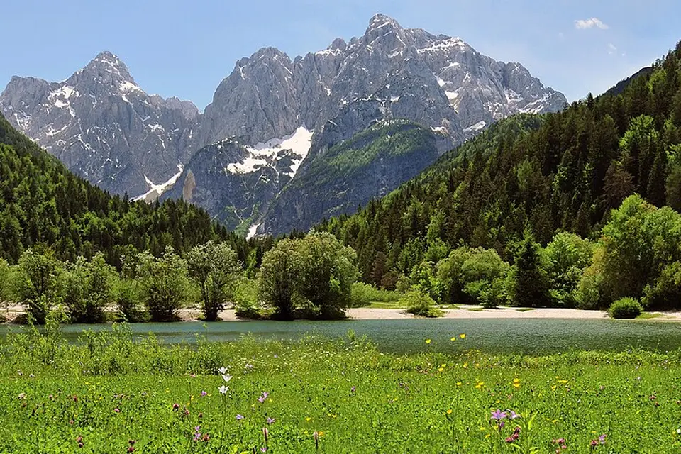 Authentischer Reisemoment in Alpen Panoramareise – passend zu Alpen-Panoramareise mit dem Bus: Österreich entspannt