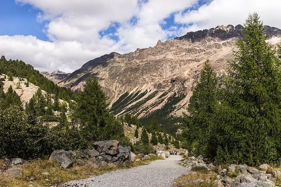 Landschaft und Sehenswürdigkeiten in Engadin für Busreise Engadin im Winter – Route & Leistungen