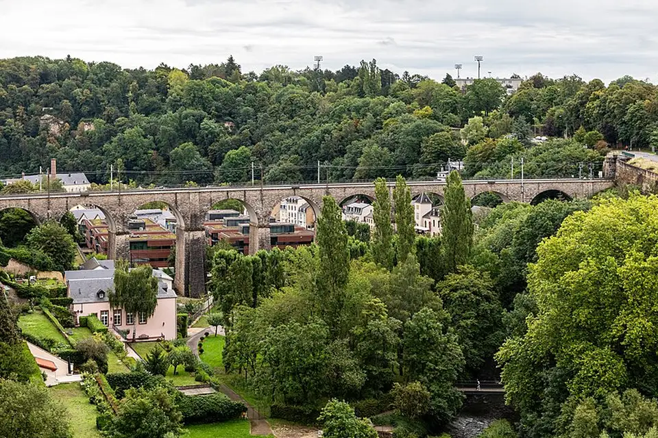 Stimmungsvolle Reiseansicht aus Luxemburg für Busreise Luxemburg ab Stuttgart – Tipps zur Auswahl